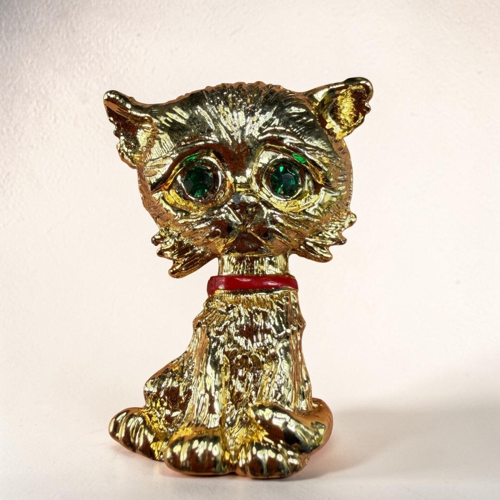 Gerrys Vintage Gold Tone Cat Brooch Green Rhinestone Eyes Red Collar Pin‎ 1.5in